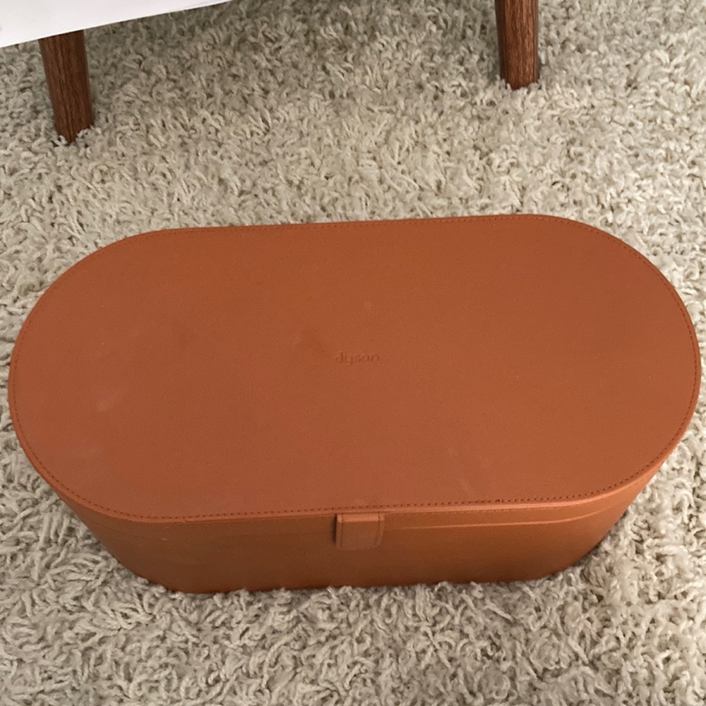 dyson air wrap box and two attachments